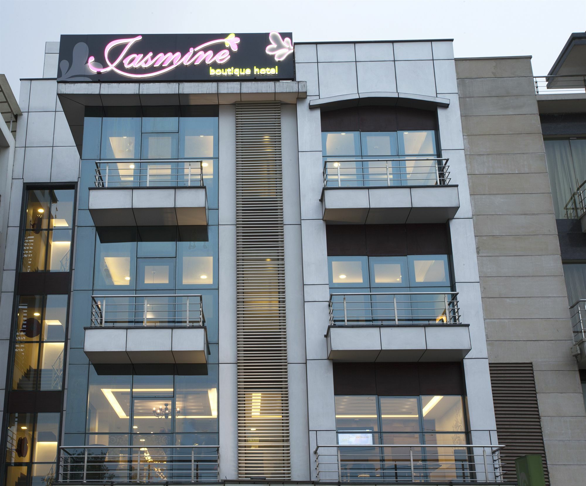 Jasmine Boutique Hotel Jasola Ню Делхи Екстериор снимка