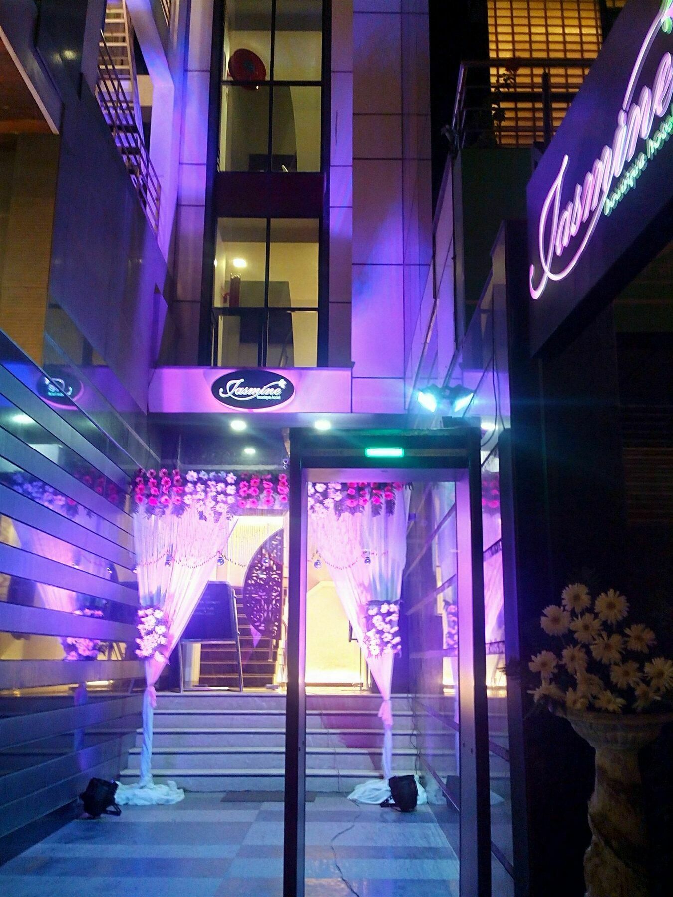 Jasmine Boutique Hotel Jasola Ню Делхи Екстериор снимка