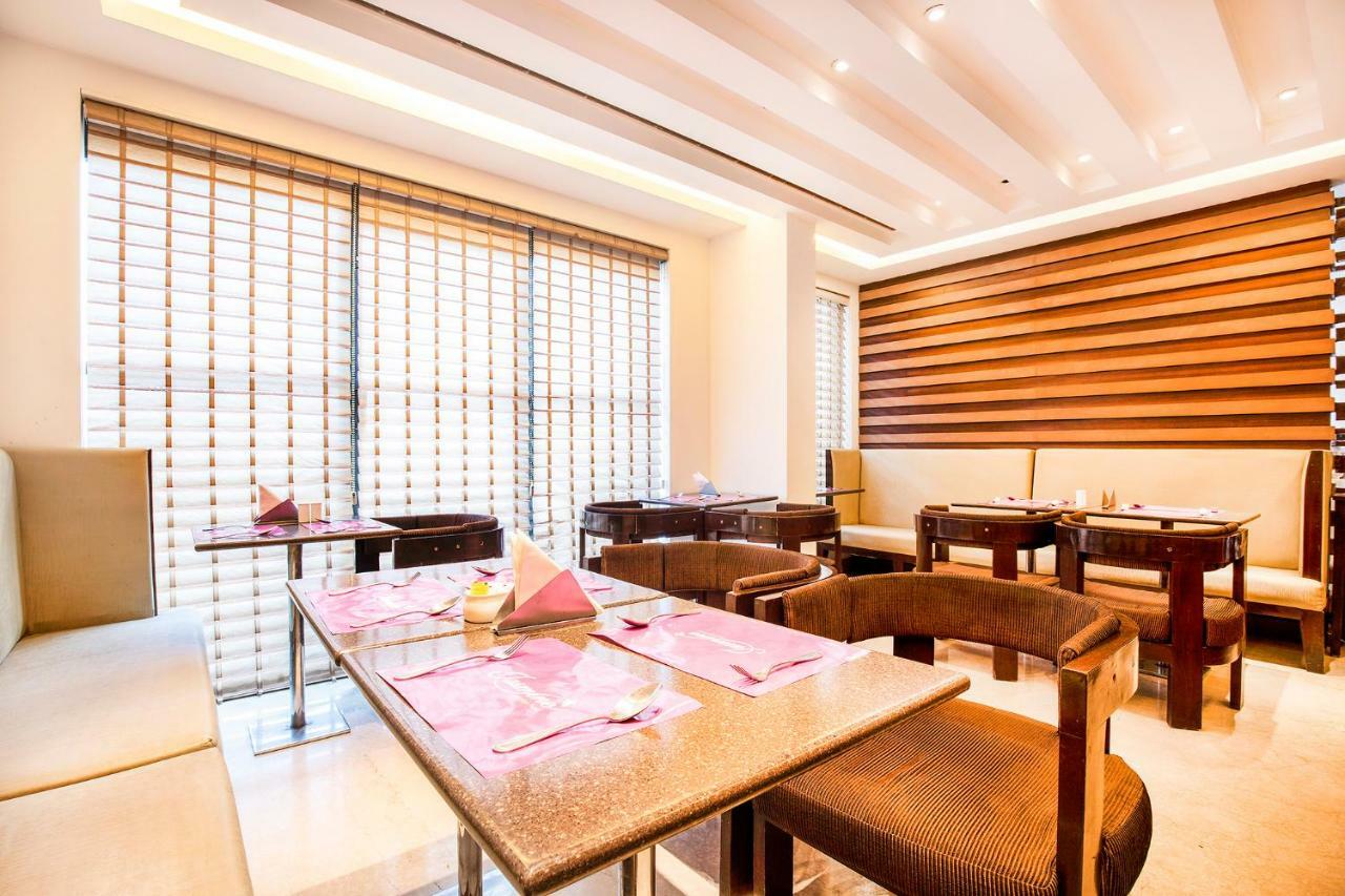 Jasmine Boutique Hotel Jasola Ню Делхи Екстериор снимка